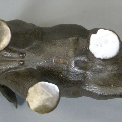 A JAPANESE MEIJI PERIOD BRONZE ELEPHANT - ADDITIONAL PHOTO 5