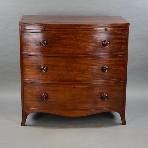 A GEORGE III BOWFRONTED CHEST - ADDITIONAL PHOTO 3