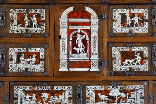 A SUPERB 19THC PORTUGUESE CABINET ON STAND - ADDITIONAL PHOTO 1