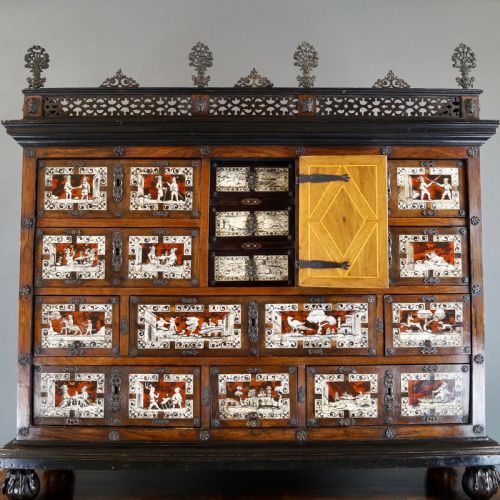 A SUPERB 19THC PORTUGUESE CABINET ON STAND - ADDITIONAL PHOTO 2