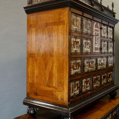 A SUPERB 19THC PORTUGUESE CABINET ON STAND - ADDITIONAL PHOTO 4