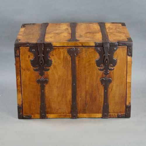 18TH CENTURY WALNUT STRONG BOX - ADDITIONAL PHOTO 2