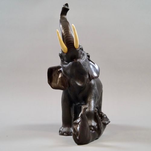 A LARGE MEIJI BRONZE ELEPHANT TIGERS OKIMONO - ADDITIONAL PHOTO 4