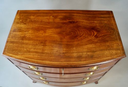 GEORGE III MAHOGANY BOWFRONTED CHEST - ADDITIONAL PHOTO 3