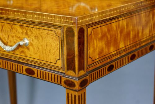 A SUPERB SATINWOOD BONHEUR DU JOUR - ADDITIONAL PHOTO 4