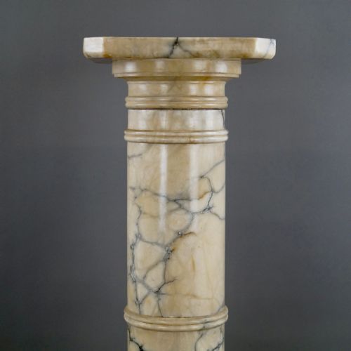 AN ARABESCATO MARBLE COLUMN - ADDITIONAL PHOTO 1