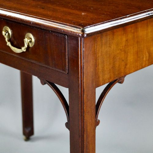 A GEORGE III MAHOGANY SIDE TABLE - ADDITIONAL PHOTO 2