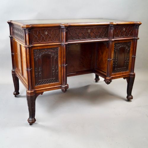 A SUPERB CHIPPENDALE DESIGN MAHOGANY GOTHIC REVIVAL DESK - ADDITIONAL PHOTO 1