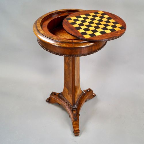 A WILLIAM IV MAHOGANY CHESS TABLE - ADDITIONAL PHOTO 2