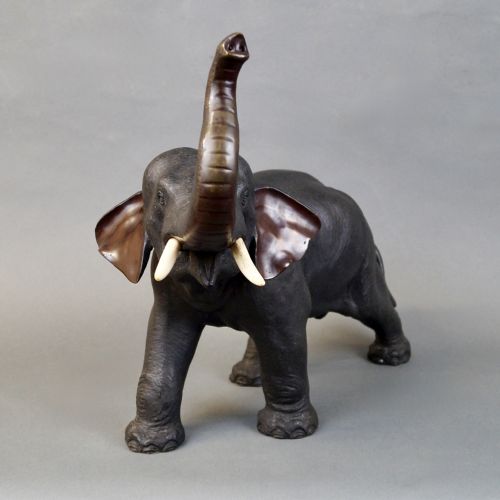 A LARGE BRONZE MEIJI PERIOD ELEPHANT - ADDITIONAL PHOTO 2