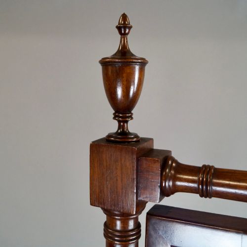 A FINE GEORGE III MAHOGANY CHEVAL MIRROR - ADDITIONAL PHOTO 1