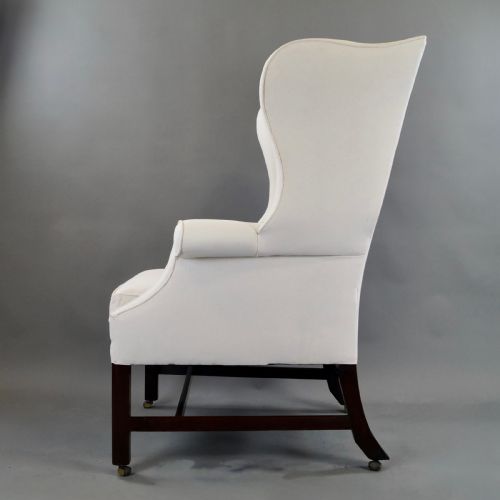 A LARGE GEORGE III MAHOGANY WING CHAIR - ADDITIONAL PHOTO 4