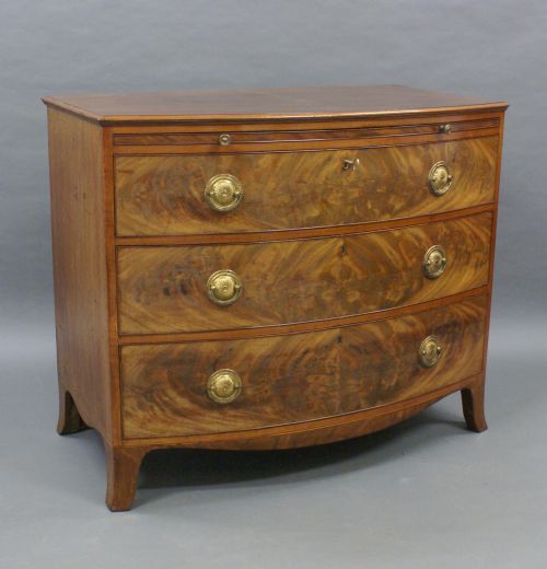GEORGE III MAHOGANY SATINWOOD BOWFRONTED CHEST - ADDITIONAL PHOTO 2