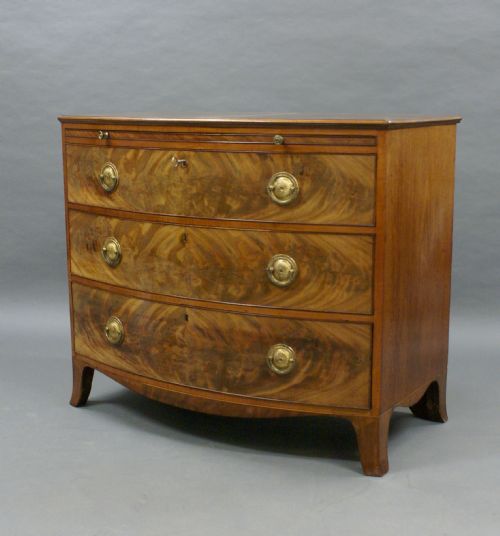 GEORGE III MAHOGANY SATINWOOD BOWFRONTED CHEST - ADDITIONAL PHOTO 4