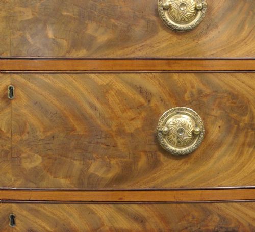 GEORGE III MAHOGANY SATINWOOD BOWFRONTED CHEST - ADDITIONAL PHOTO 5