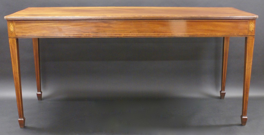 A fine George III mahogany serving table View IV