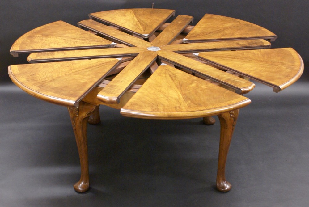 A superb Jupe style dining table by Gillows. View IV