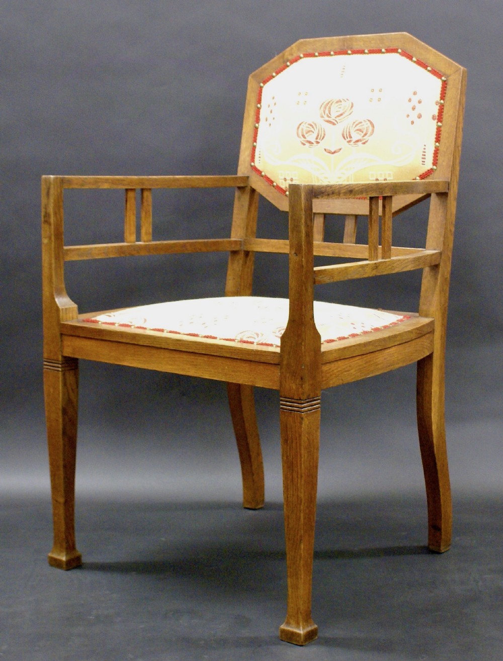 An Arts & Crafts arm chair