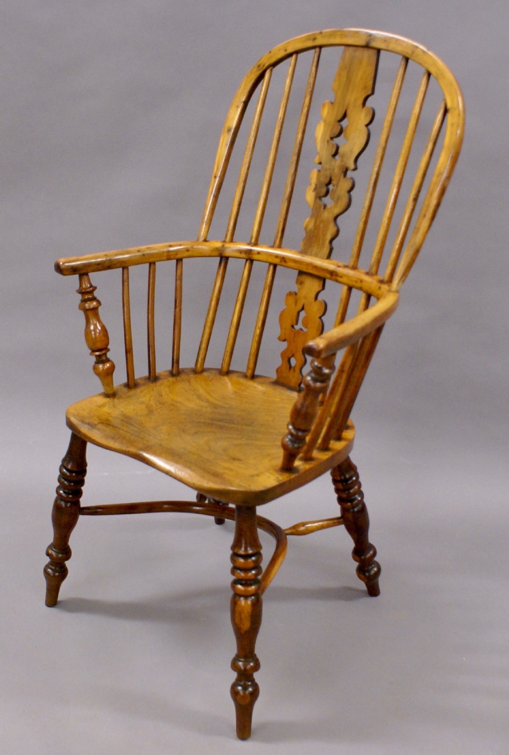 Mid 19th century Yew wood Windsor chair