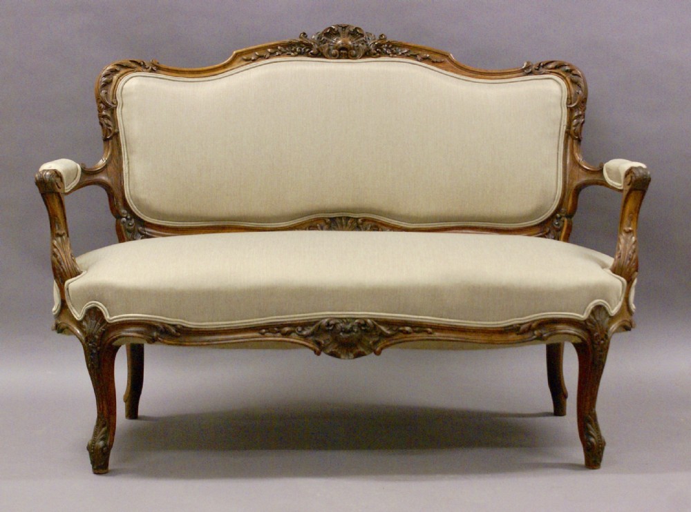 A fine quality 19th century English rosewood sofa