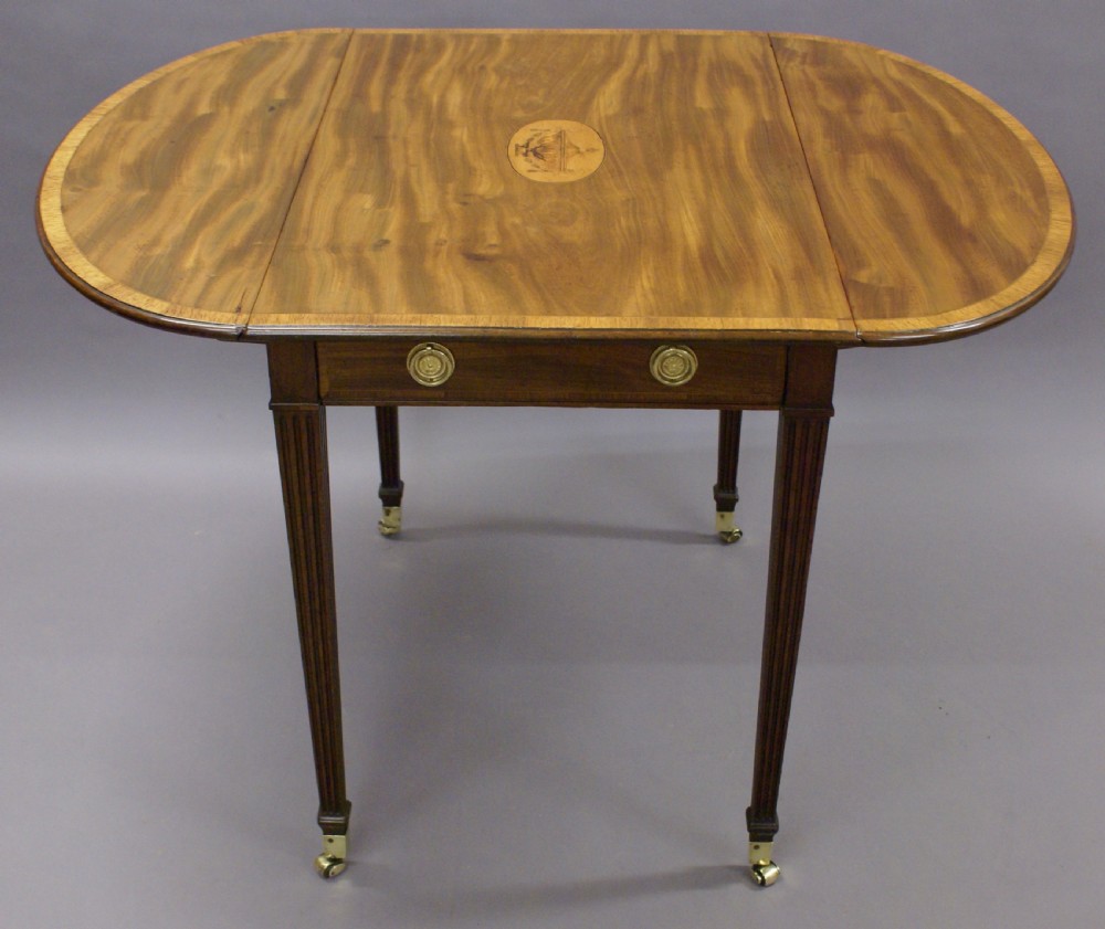 A fine Hepplewhite period Pembroke table View VII
