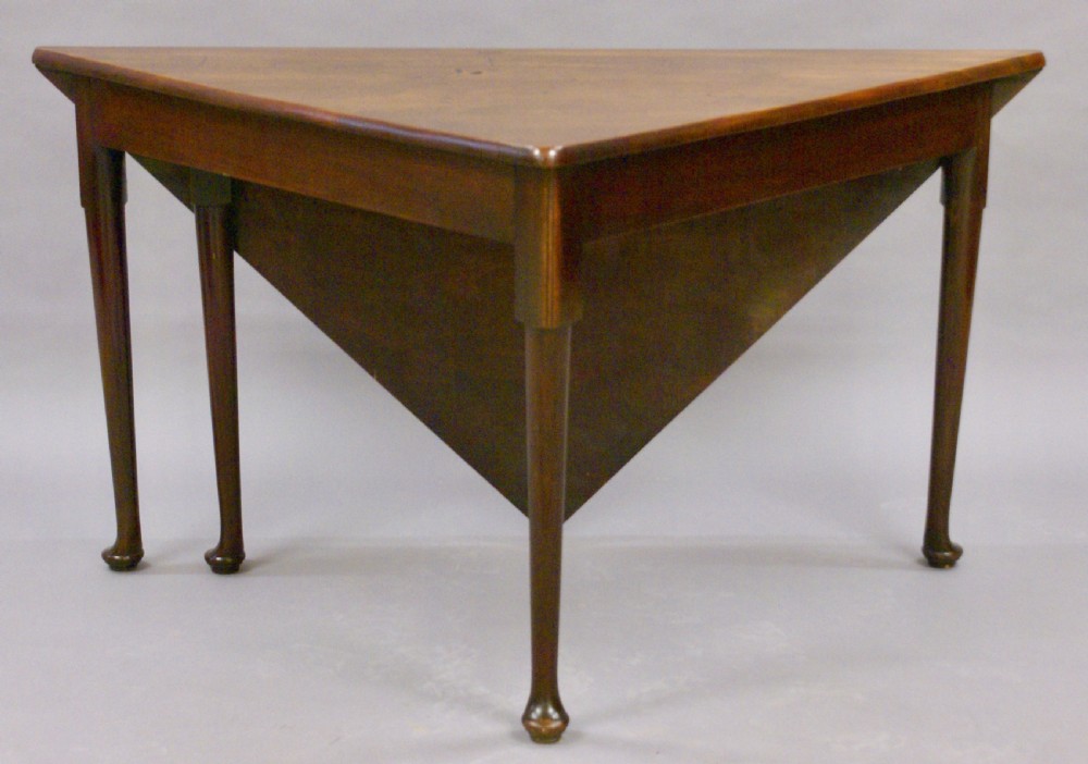 An unusual George II gateleg table View IV