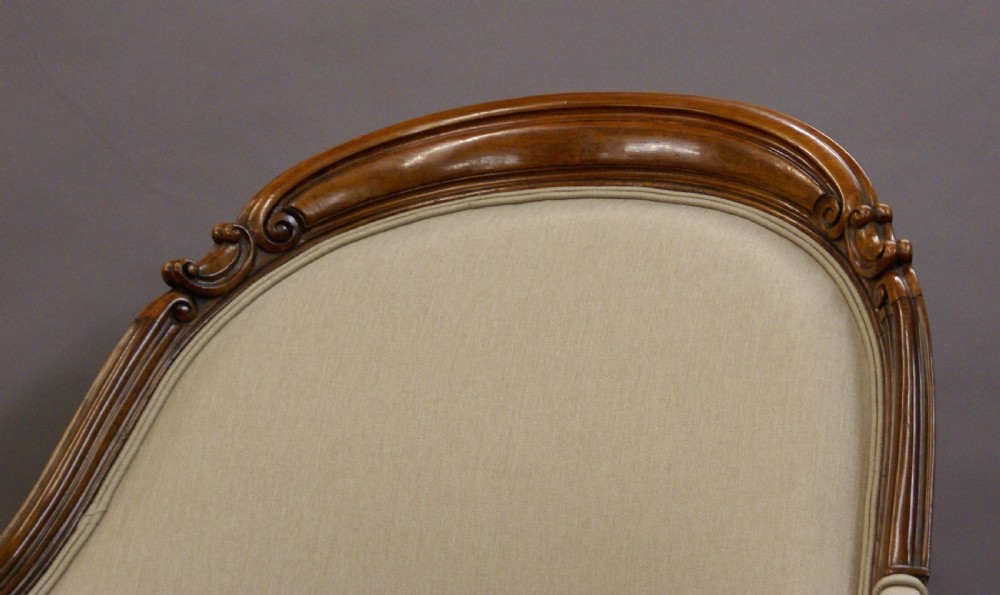 An attractive walnut chaise lounge View IV
