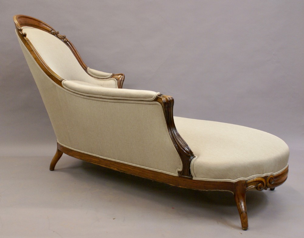 An attractive walnut chaise lounge View VII