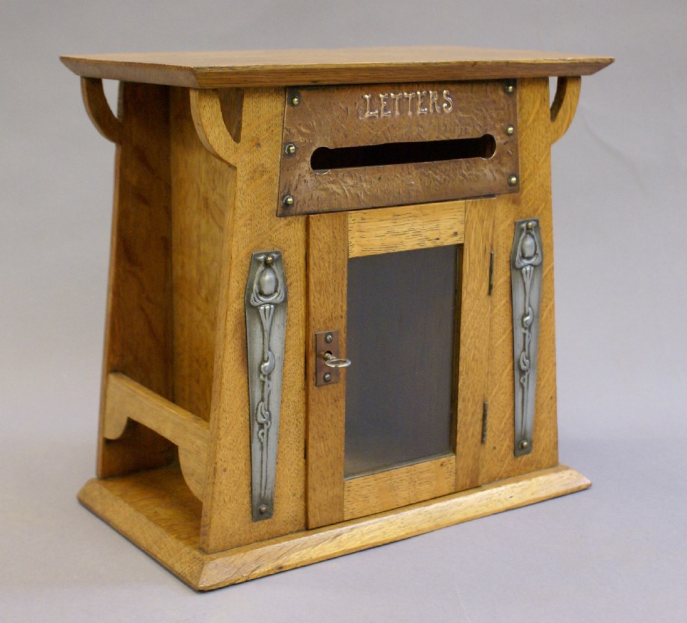 An Arts & Crafts letter box View II