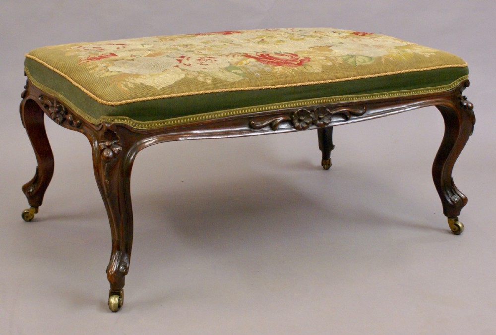 A fine rosewood stool View V