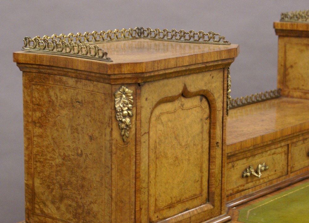 Victorian burr walnut bonheur du jour View V