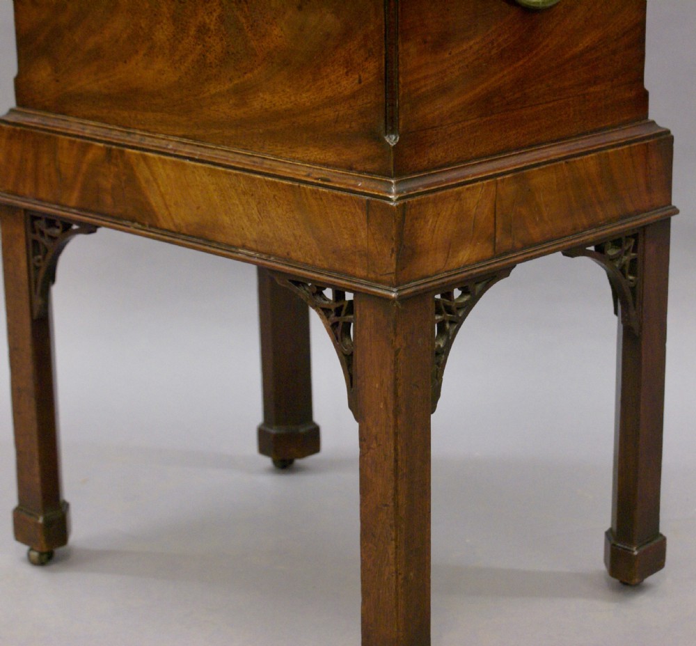 An 18th century mahogany cellarette View IV