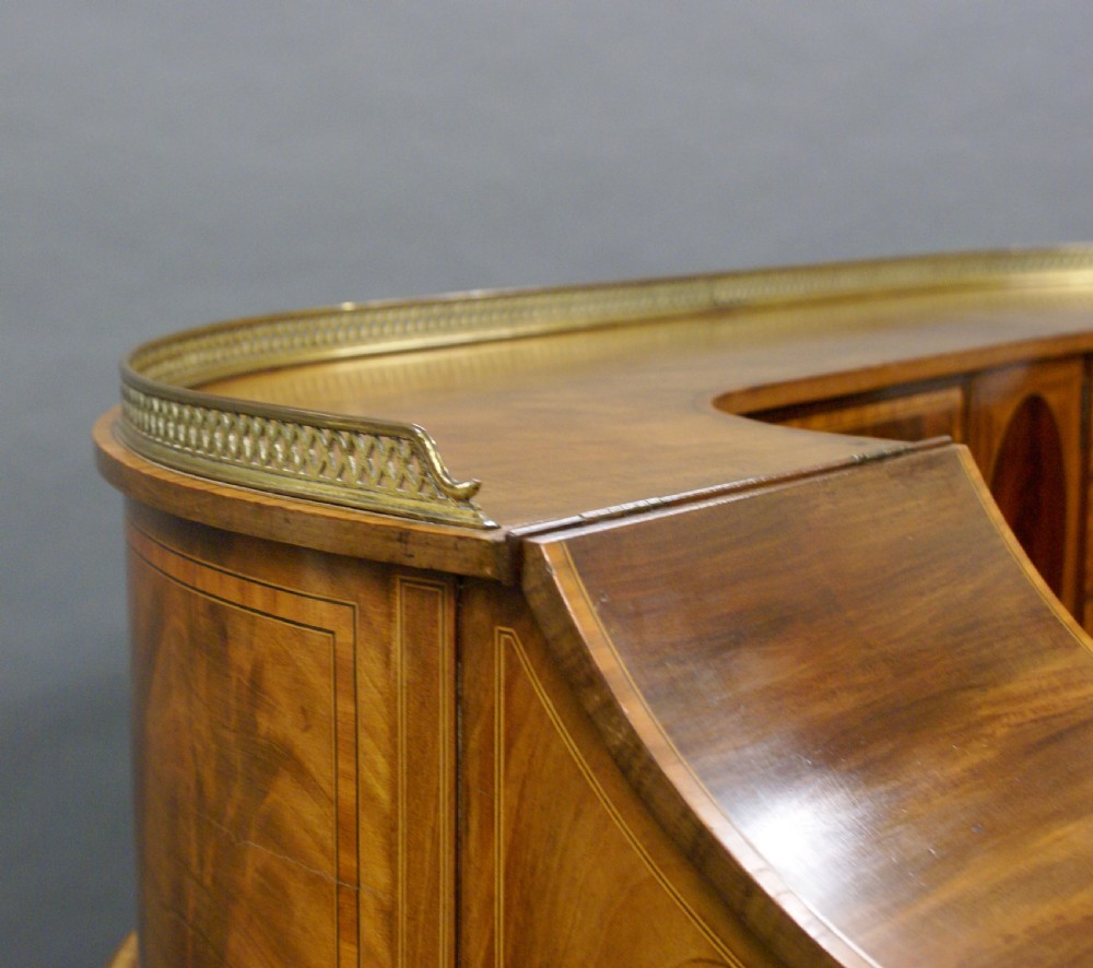 A Fine Edwardian Carlton House Desk View IV