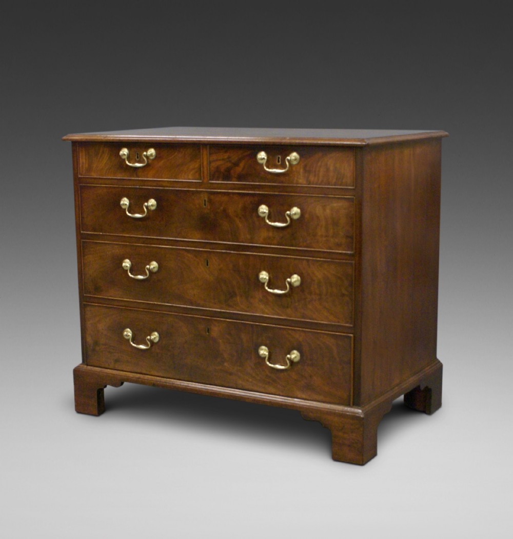 An attractive George III chest of drawers