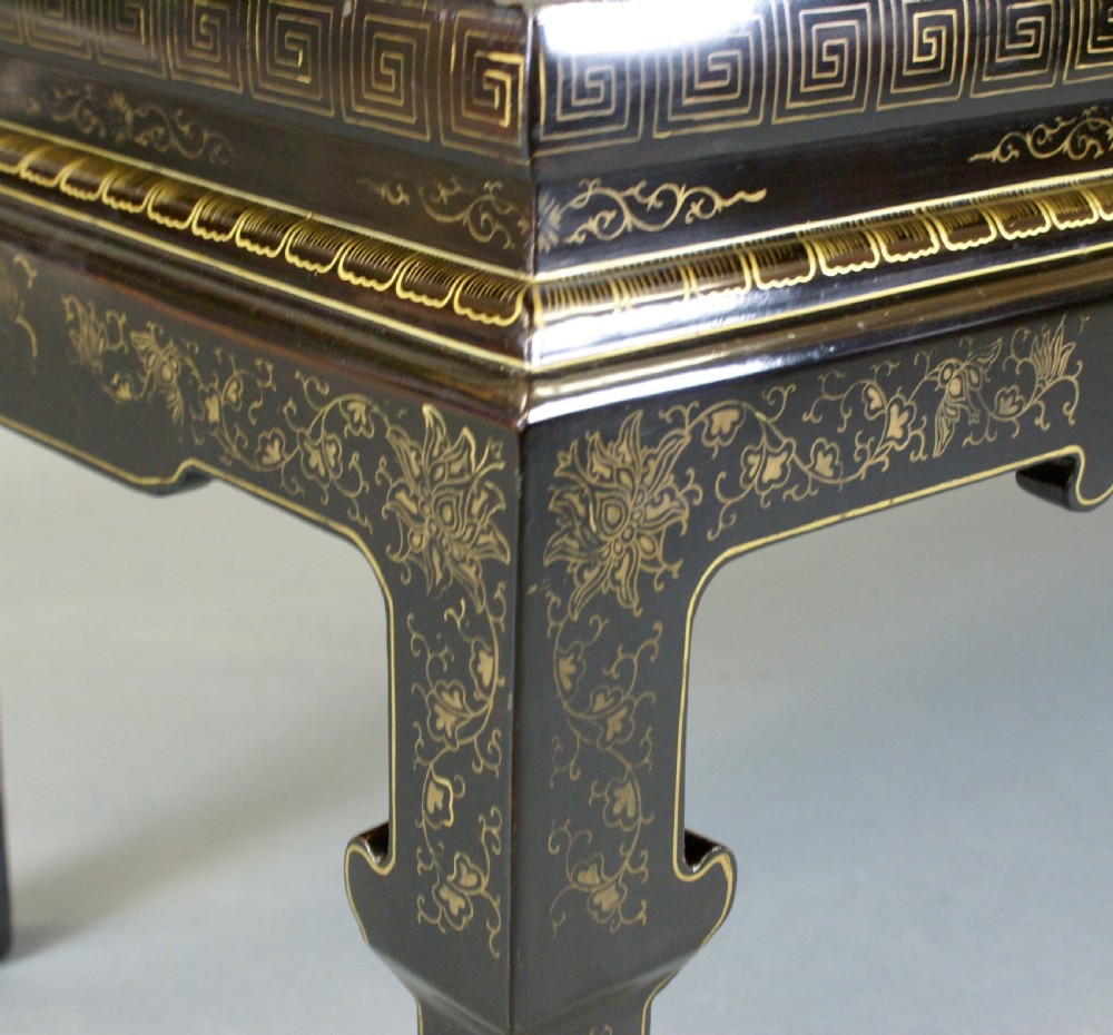A black Jappaned chioniserie coffee table View V