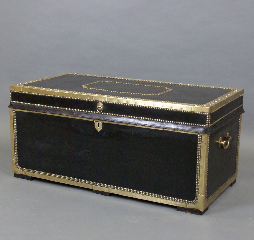 A large scale China Trade traveling trunk View III