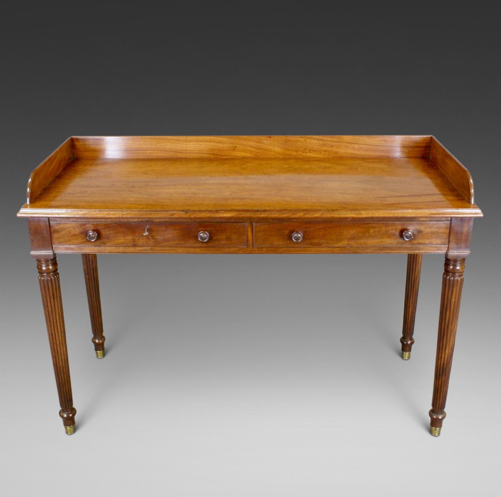 A Fine Quality Mahogany Wash Stand Attributed To Gillows