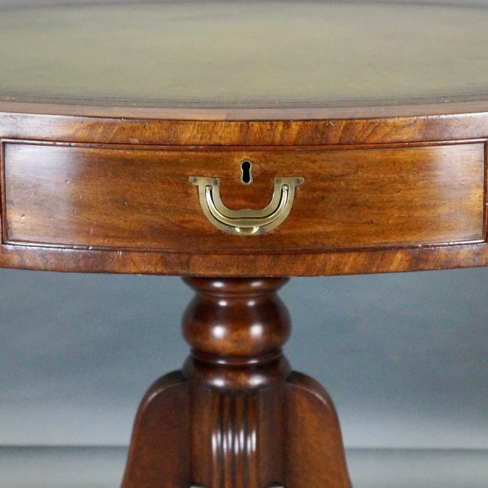 A fine Regency mahogany drum table View III