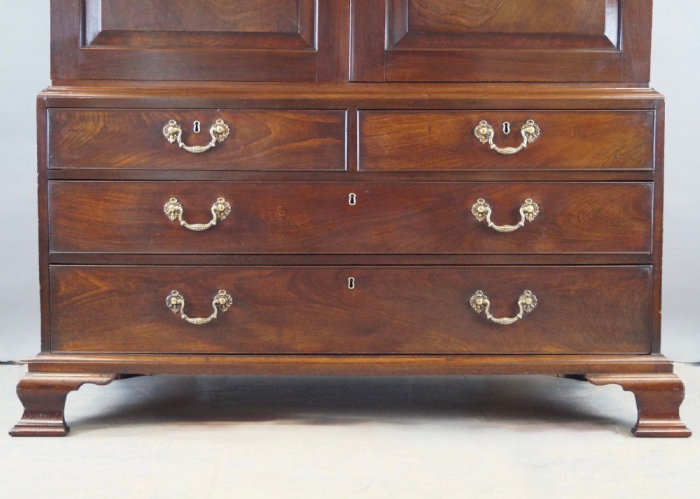 An Exceptional Chippendale Period Mahogany Clothes View VIII