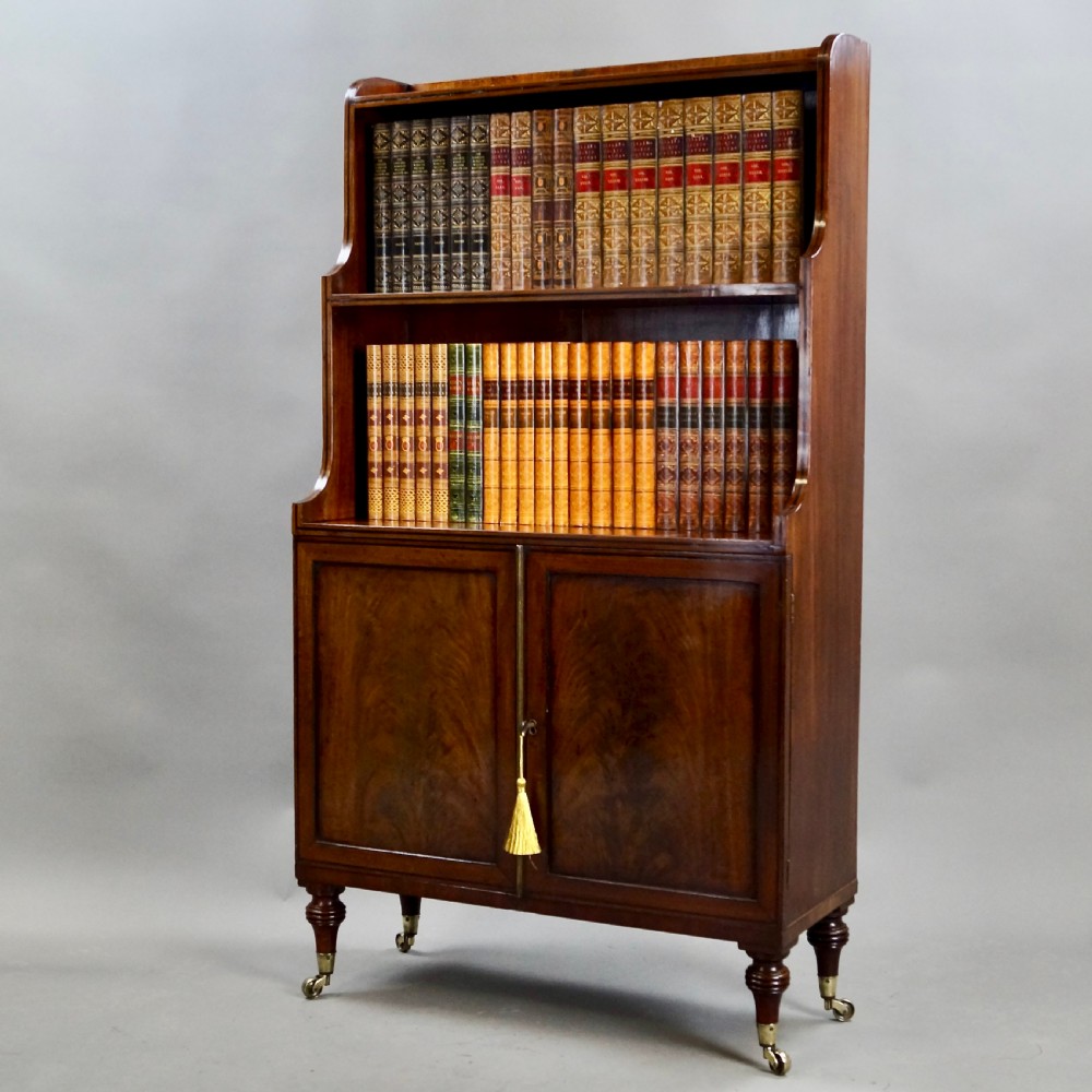 A Fine George III Mahogany Waterfall Bookcase View V