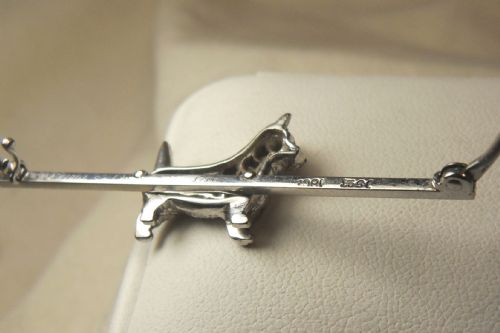 FINE AND RARE 18CT WHITE GOLD AND DIAMOND SET TERRIER ON A 15CT GOLD BAR BROOCH - ADDITIONAL PHOTO 4