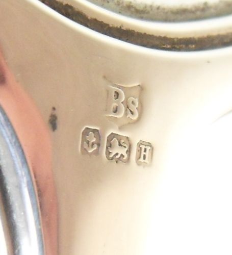 fig 1. George V Silver Hand Mirror, Hallmarked Birmingham 1932, Maker Bravingtons Ltd