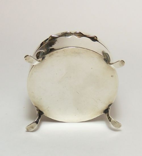 EDWARDIAN CIRCULAR SILVER TRINKET BOX WITH ROSE DECORATION BIRMINGHAM 1909 - ADDITIONAL PHOTO 4