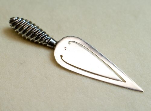 VICTORIAN SOLID SILVER NOVELTY BOOKMARK ADIE AND LOVEKIN BIRMINGHAM 1892 - ADDITIONAL PHOTO 2