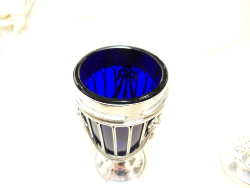 SUPERBSILVER SUGAR SIFTERHALLMARKED LONDON 1906 WITH BLUE GLASS LINER HASELER BROTHERS REF NJL8249 - ADDITIONAL PHOTO 3