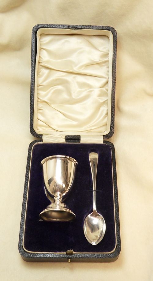 solid silver cased silver egggcup and soon set hallmarked birmingham 1927by the maker joseph gloster ltd ref njl 8250 - CATEGORY: ANTIQUE SILVER - DATED 1920