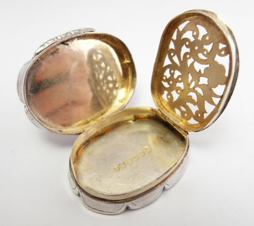 RARE AND VERY UNUSUAL VICTORIAN SILVER PLATED VINAIGRETTE NJL 9064 - ADDITIONAL PHOTO 2