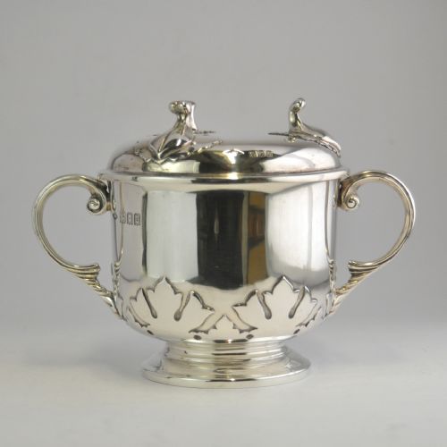 silver porringer rare footed lid london 1917 by johnson walker njl10183 - CATEGORY: ANTIQUE SILVER - DATED 1920