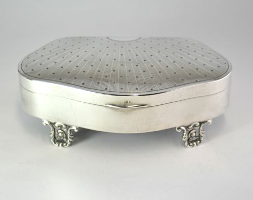 SHELLSHAPED SILVER JEWELLERY TRINKET BOX BIRMINGHAM 1919 - ADDITIONAL PHOTO 2