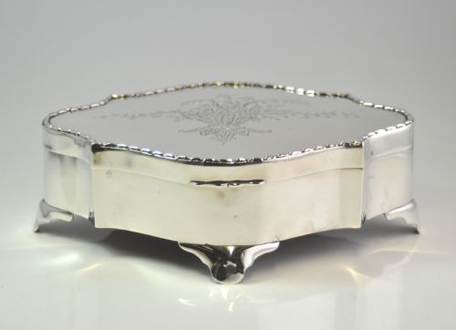 SILVER JEWELLERY CASKET LONDON 1905 WILLIAM COMYNS - ADDITIONAL PHOTO 1